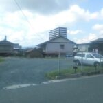 駐車場入口・前面道路状況