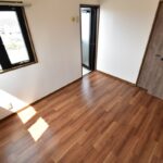 明るく風通しの良い西側洋室です!