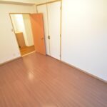 ゆとりある広さの玄関前洋室です!