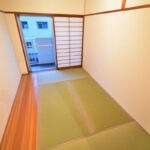 リビングに連なった和室・美しく改装済みです!