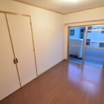 ゆとりある広さの玄関前洋室です!