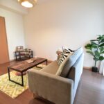 美しいリビング横の洋室・ソファを置いて居間スペースとても良好です!