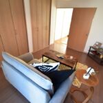 よく陽光の入るリビング横の洋室です!