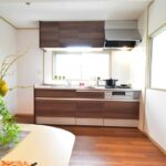 真新しく暖かい雰囲気のキッチンスペースです。