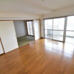 ゆとりある開口部からはよく陽光が入ります♪