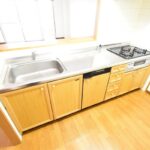 清潔感のあるシステムキッチン♪