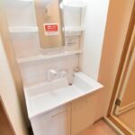 洗面化粧台新品交換済み!