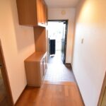 暖かい雰囲気の玄関廊下