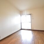 ゆとりある開口部の北側洋室です