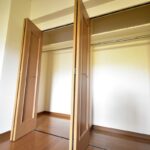 アルコープ側洋室収納・左側は奥行きのあるクローゼットです♪