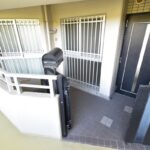 明るい玄関・ゆとりあるアルコープ式玄関