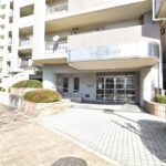 美しく管理されたエントランス入口付近