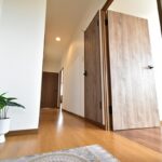 明るくゆとりある玄関廊下になっています!