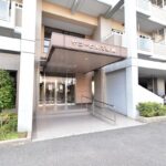 【外観写真】美しく管理されたエントランス入口