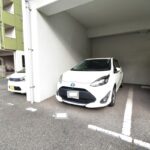 敷地内駐車場・屋根付きです♪