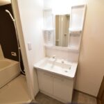 洗面化粧台新品交換済みです！