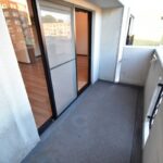 明るくゆとりある広さのメインバルコニー