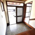 明るく日照良好な玄関ホール♪