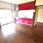 掃出し窓からよく陽光の入るダイニングです。