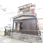 正面からの外観写真