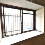 玄関横洋室・出窓