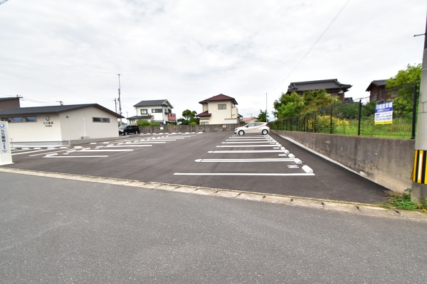 らら薬局今古賀店・月極駐車場
