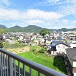 バルコニーから緑もよく目に入る眺望です。