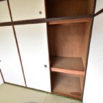 南側4.5畳和室・押入れ