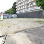 マンションの側には明るい公園もあります♪
