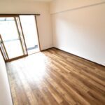 ゆとりある広さの南側洋室です!