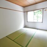 美しく改装された北側６畳和室