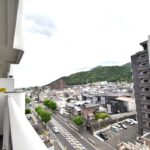 皿倉や鳴水方面の緑もよく目に入る眺望!